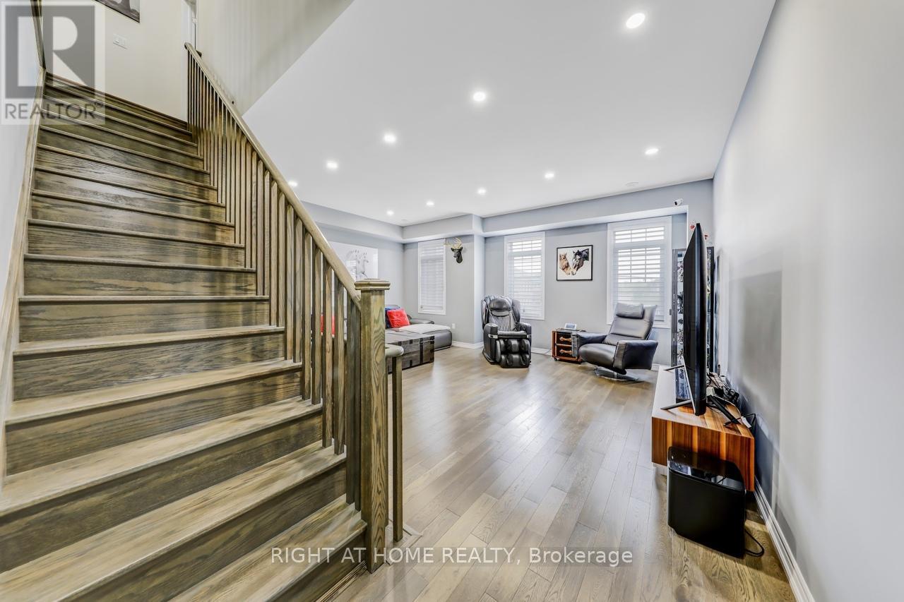 10937 Victoria Square Boulevard, Markham, Ontario  L6C 0Z3 - Photo 4 - N12557792