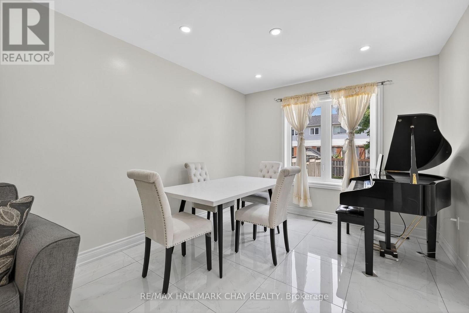 49 Mcknight Crescent, New Tecumseth, Ontario  L0G 1W0 - Photo 6 - N12557794