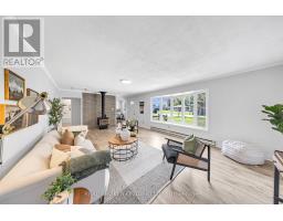 9 CENTRE ROAD, Georgina, Ontario