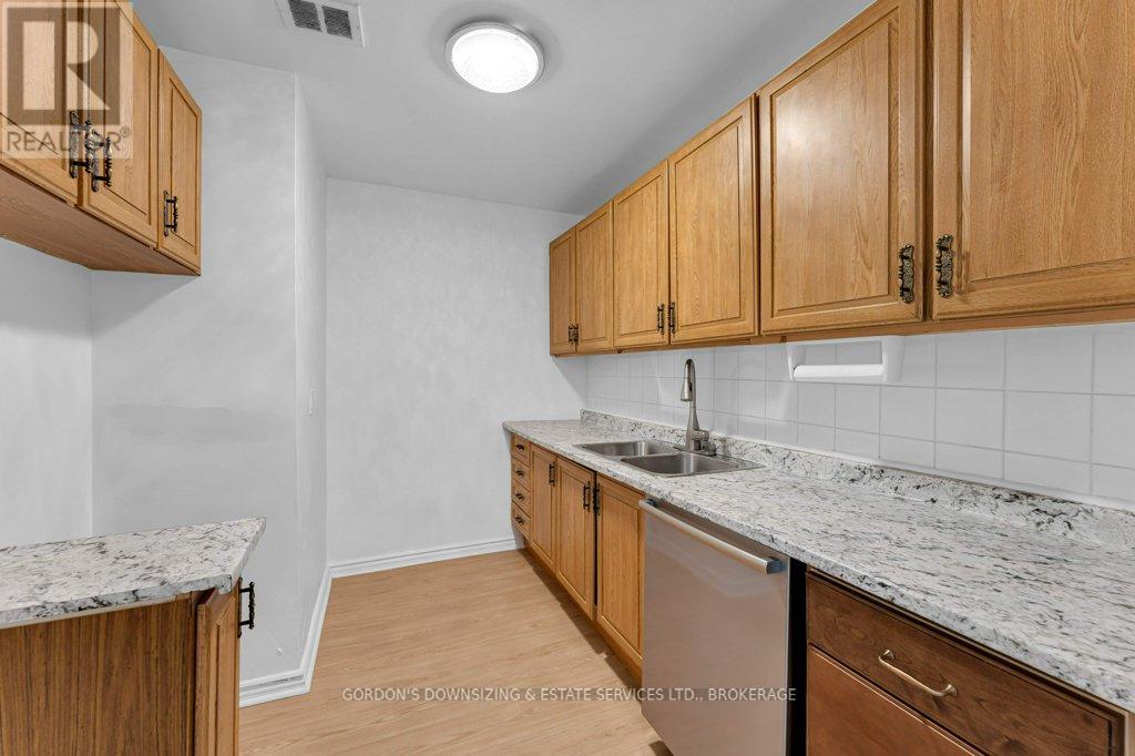 205 - 1 Mowat Avenue, Kingston, Ontario  K7M 1J8 - Photo 18 - X12557884