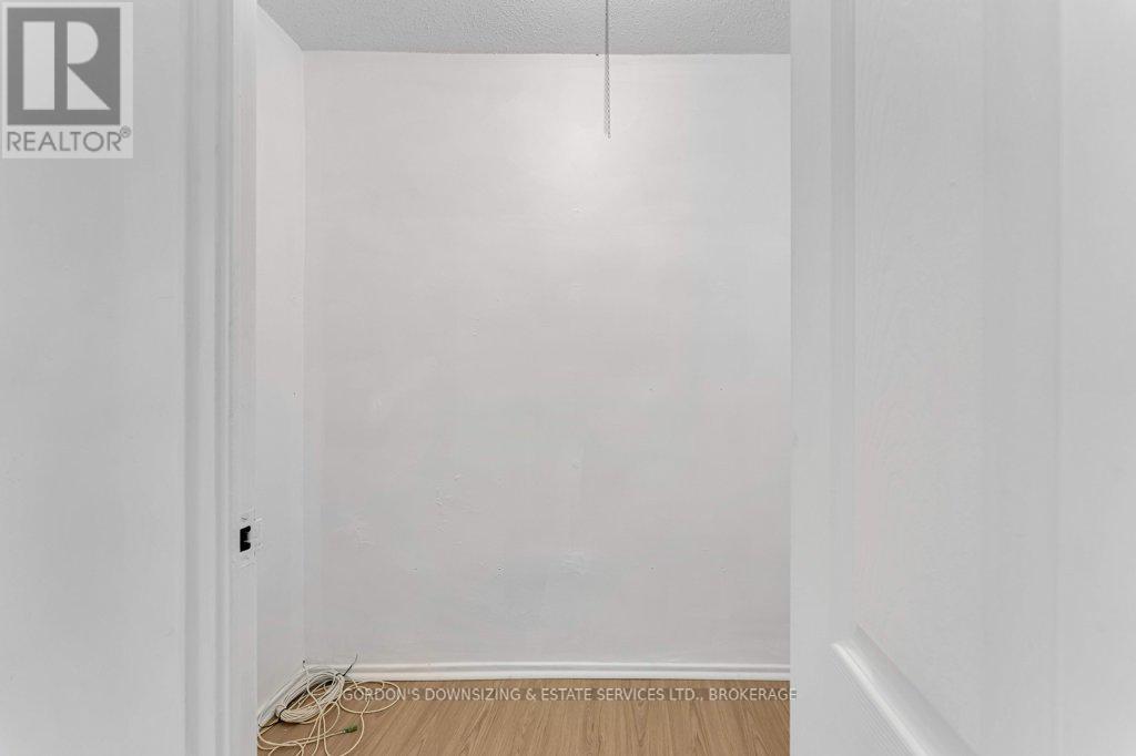 205 - 1 Mowat Avenue, Kingston, Ontario  K7M 1J8 - Photo 8 - X12557884