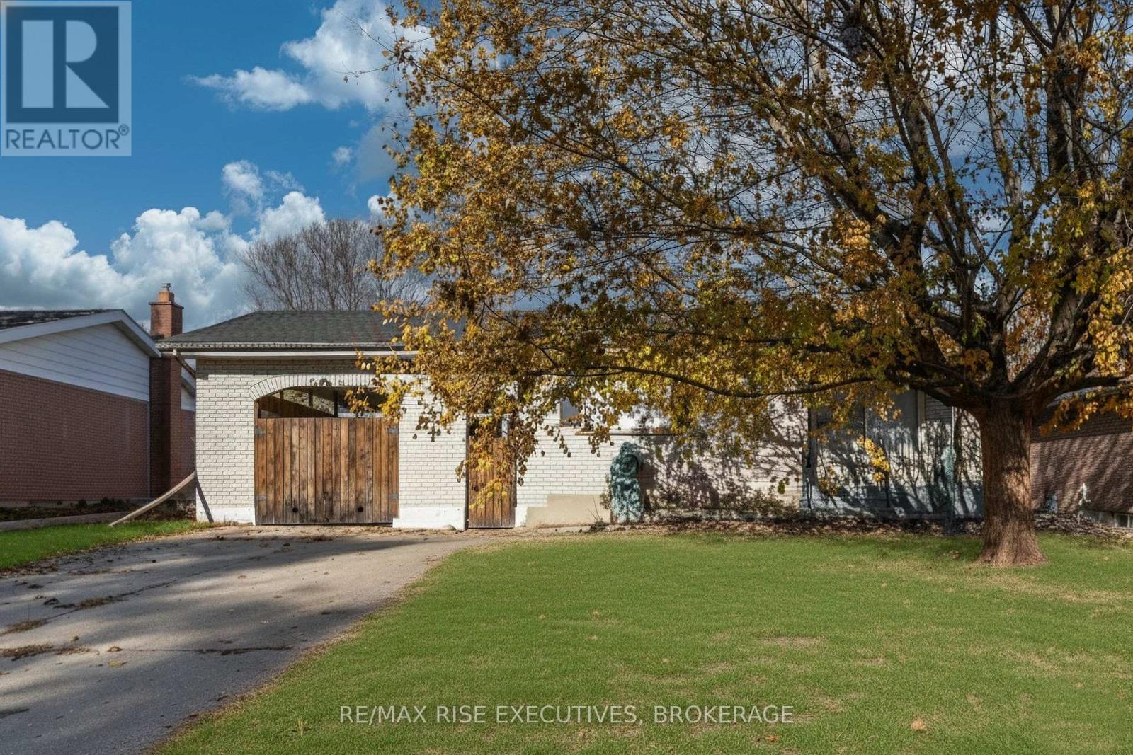 802 Haverhill Drive, Kingston, Ontario  K7M 4V2 - Photo 1 - X12558114