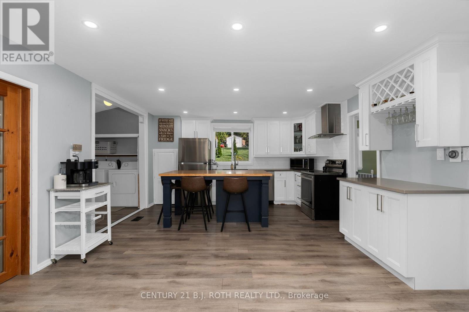 249 Church Street, Penetanguishene, Ontario  L9M 1G6 - Photo 11 - S12557782