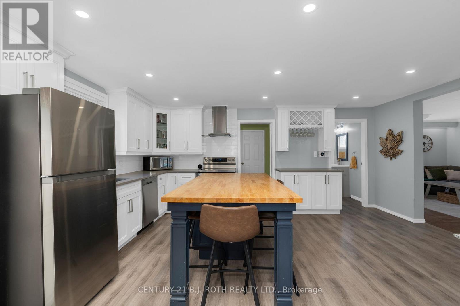 249 Church Street, Penetanguishene, Ontario  L9M 1G6 - Photo 13 - S12557782