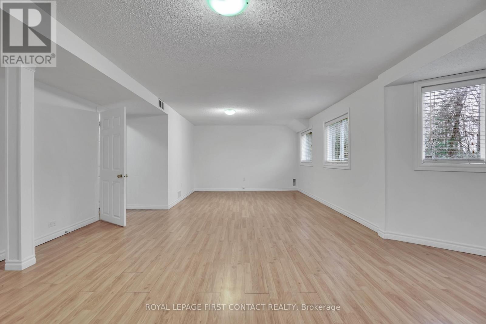 79 Sproule Drive, Barrie, Ontario  L4N 0X5 - Photo 32 - S12557828