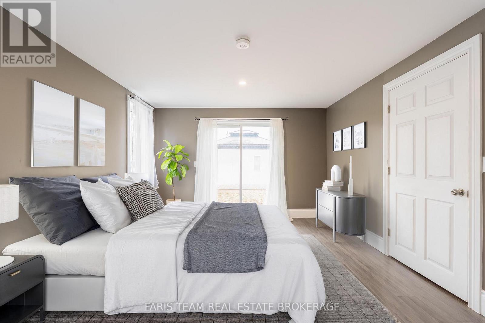 390 Gill Street, Orillia, Ontario  L3V 4K6 - Photo 10 - S12557852