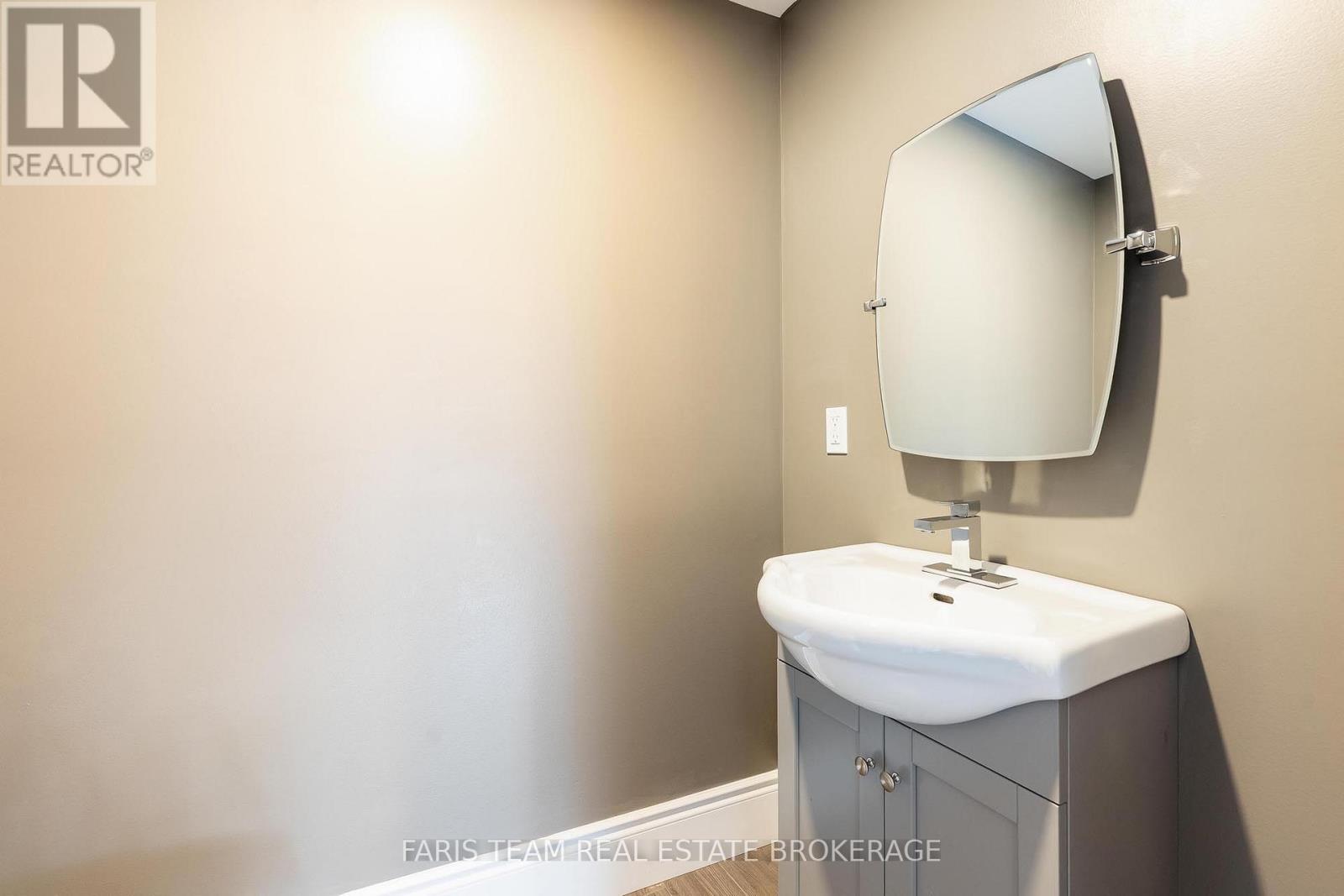 390 Gill Street, Orillia, Ontario  L3V 4K6 - Photo 13 - S12557852