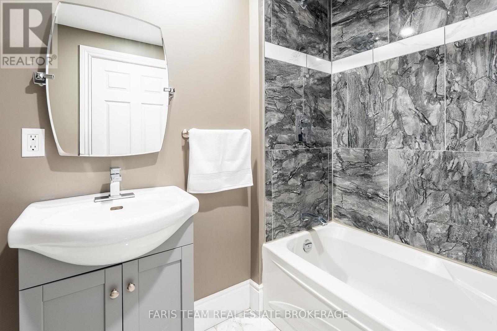 390 Gill Street, Orillia, Ontario  L3V 4K6 - Photo 16 - S12557852