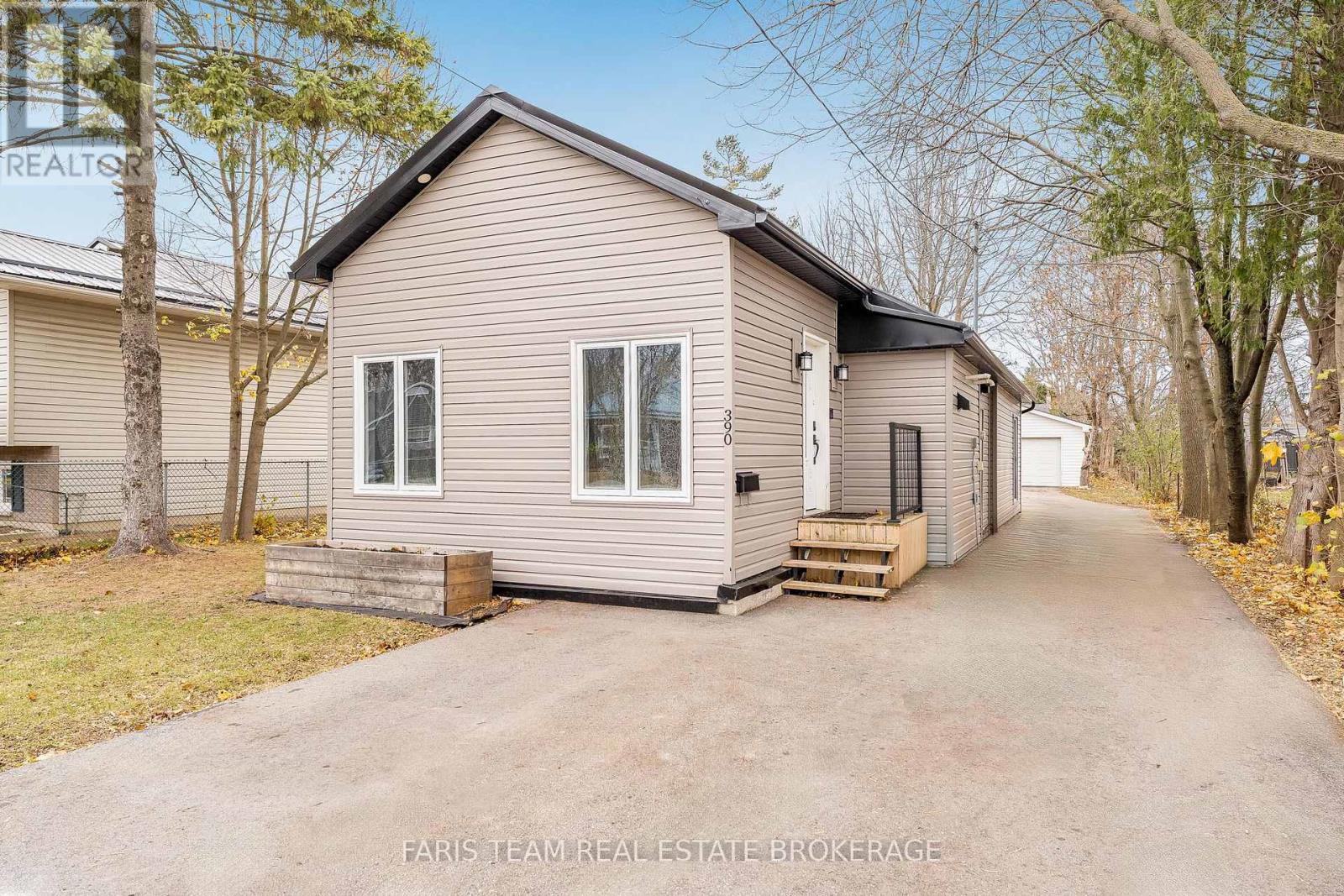 390 Gill Street, Orillia, Ontario  L3V 4K6 - Photo 2 - S12557852