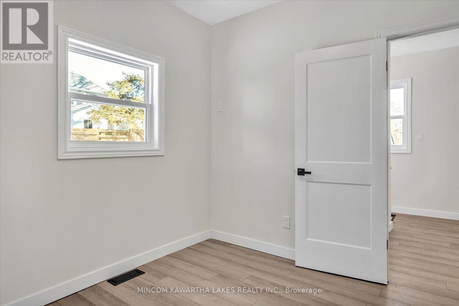 588 Wolfe Street, Peterborough, Ontario  K9J 2L8 - Photo 13 - X12558056