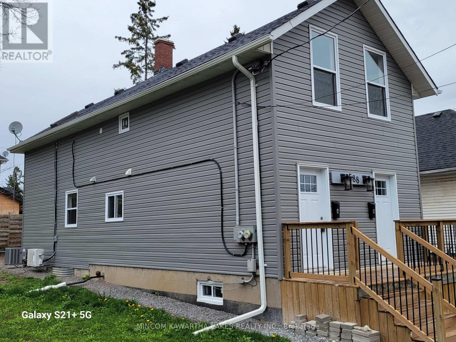 588 Wolfe Street, Peterborough, Ontario  K9J 2L8 - Photo 2 - X12558056