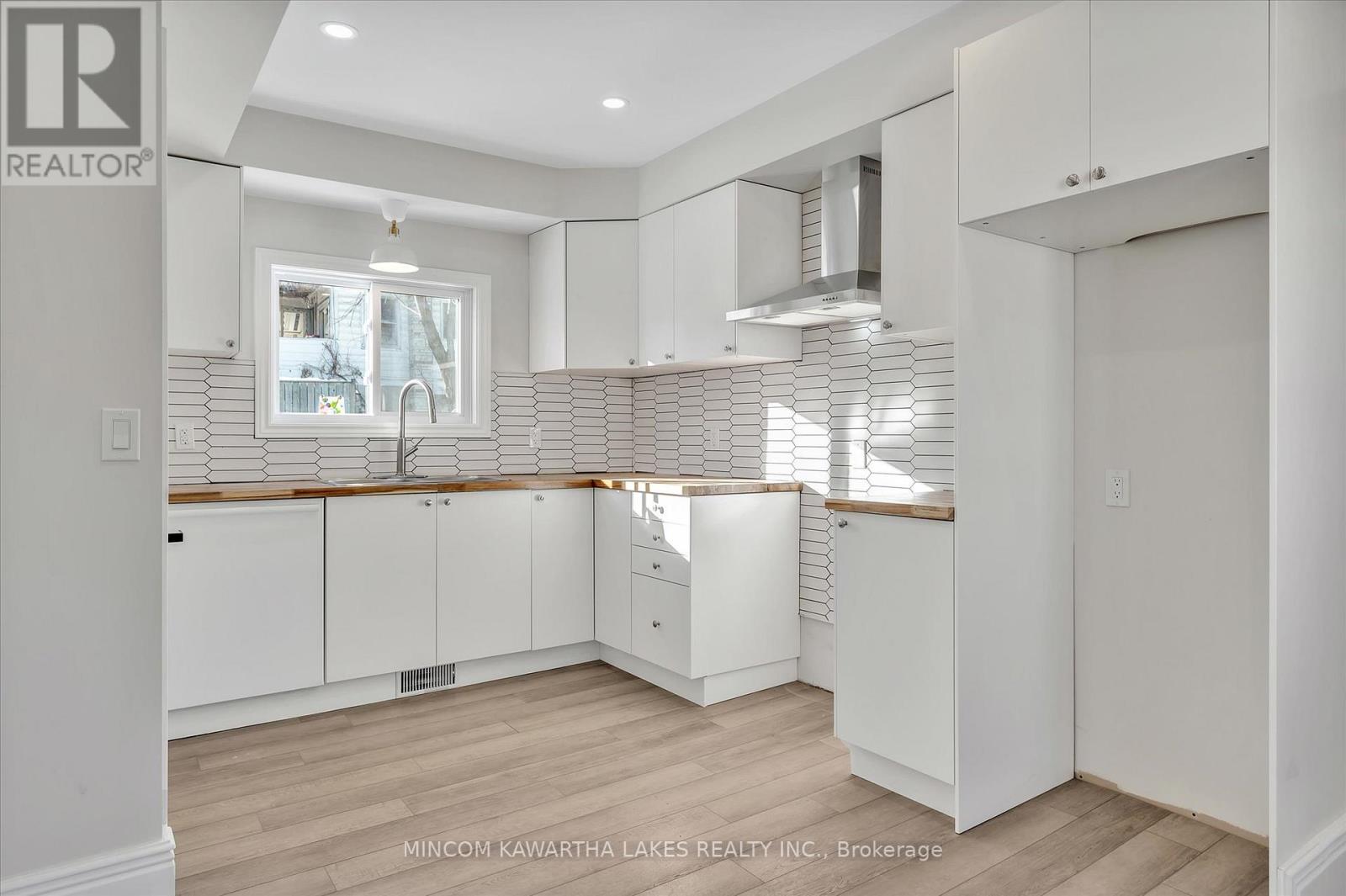 588 Wolfe Street, Peterborough, Ontario  K9J 2L8 - Photo 5 - X12558056