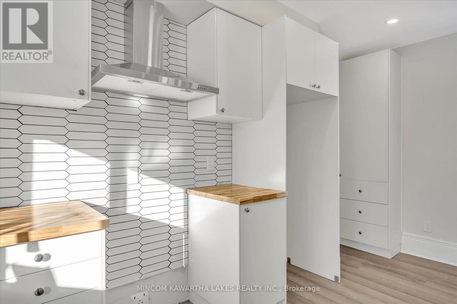 588 Wolfe Street, Peterborough, Ontario  K9J 2L8 - Photo 8 - X12558056