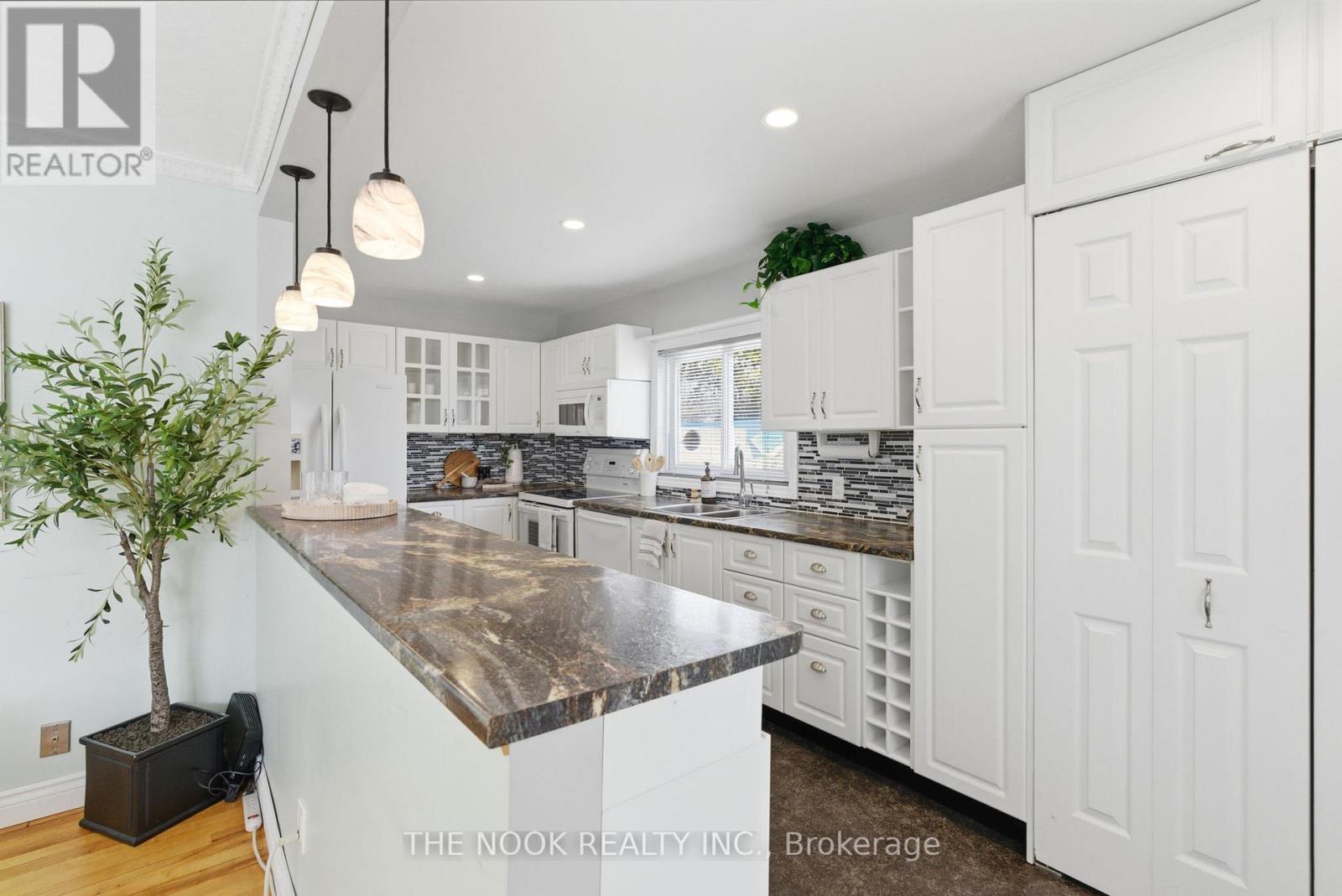 518 Rose Avenue, Peterborough, Ontario  K9J 4E7 - Photo 7 - X12558082