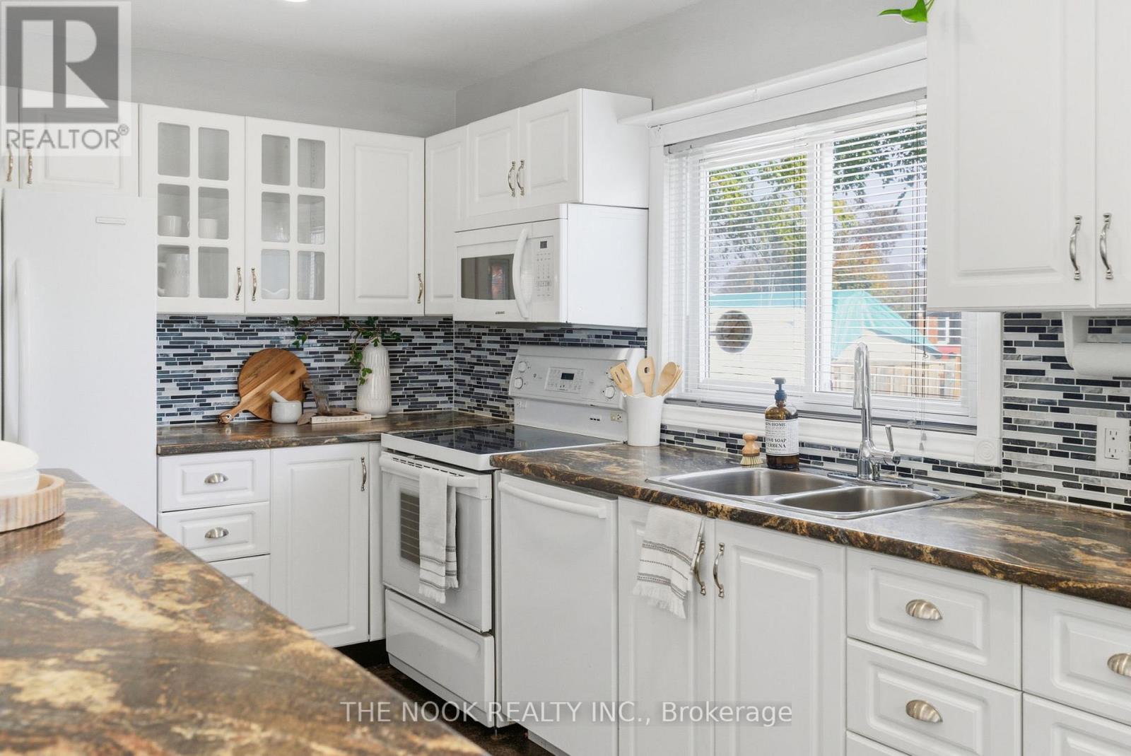 518 Rose Avenue, Peterborough, Ontario  K9J 4E7 - Photo 8 - X12558082