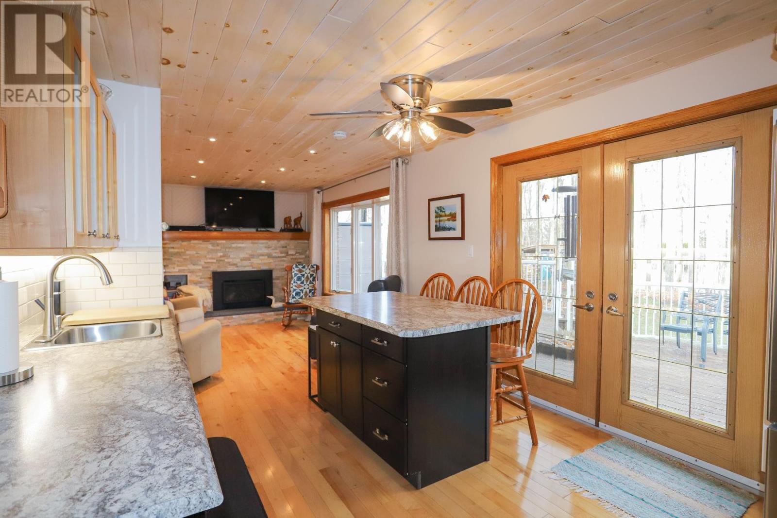 1406 Littleton St, Richards Landing, Ontario  P0R 1J0 - Photo 28 - SM253304