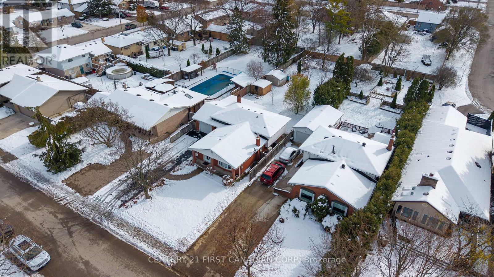 383 Magnolia Crescent, London East, Ontario  N5Y 4T1 - Photo 2 - X12557900