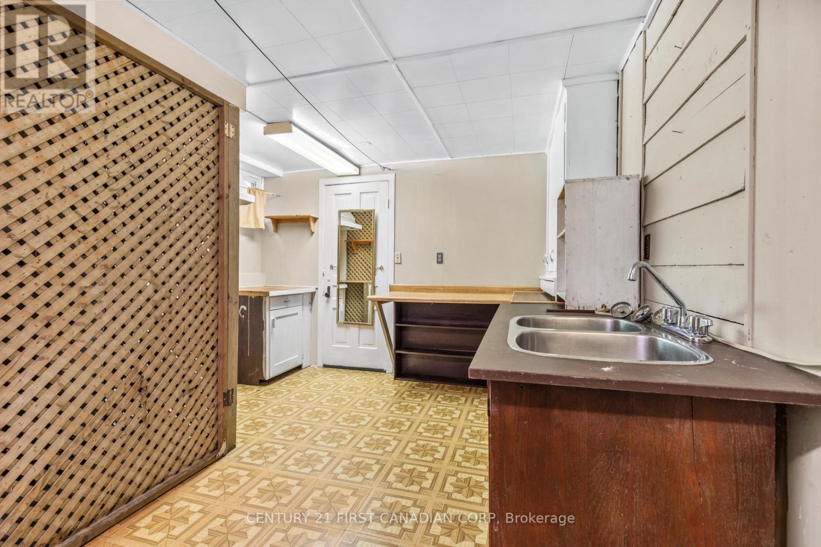 383 Magnolia Crescent, London East, Ontario  N5Y 4T1 - Photo 25 - X12557900