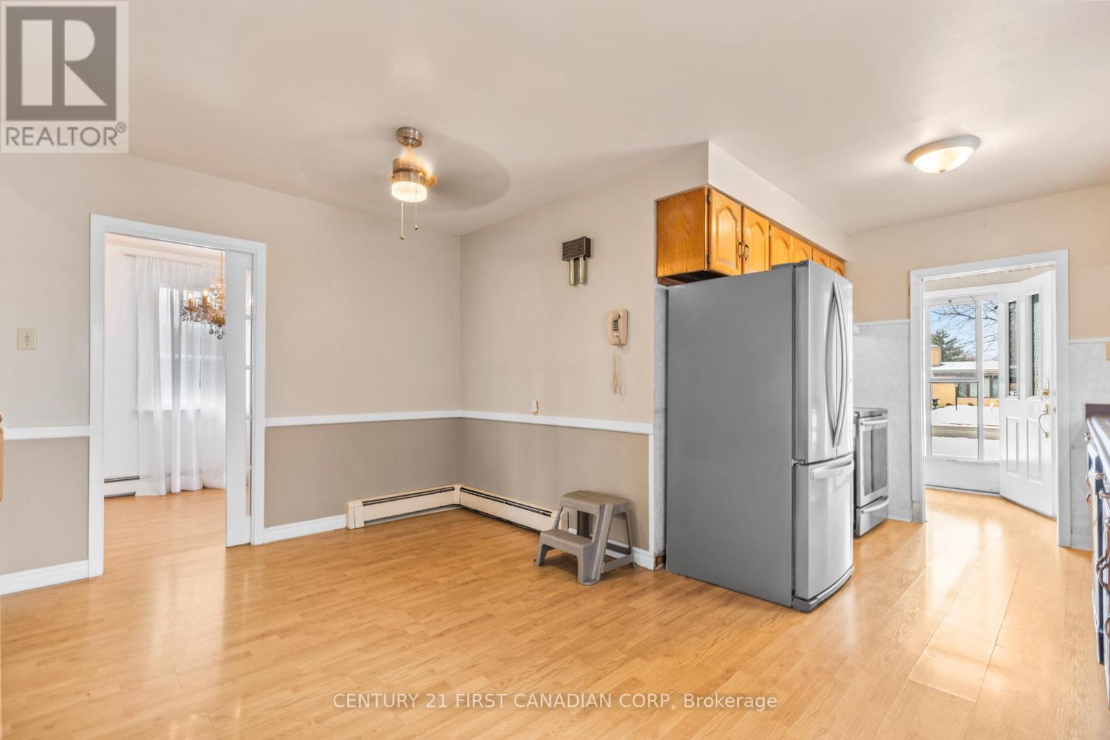 383 Magnolia Crescent, London East, Ontario  N5Y 4T1 - Photo 9 - X12557900