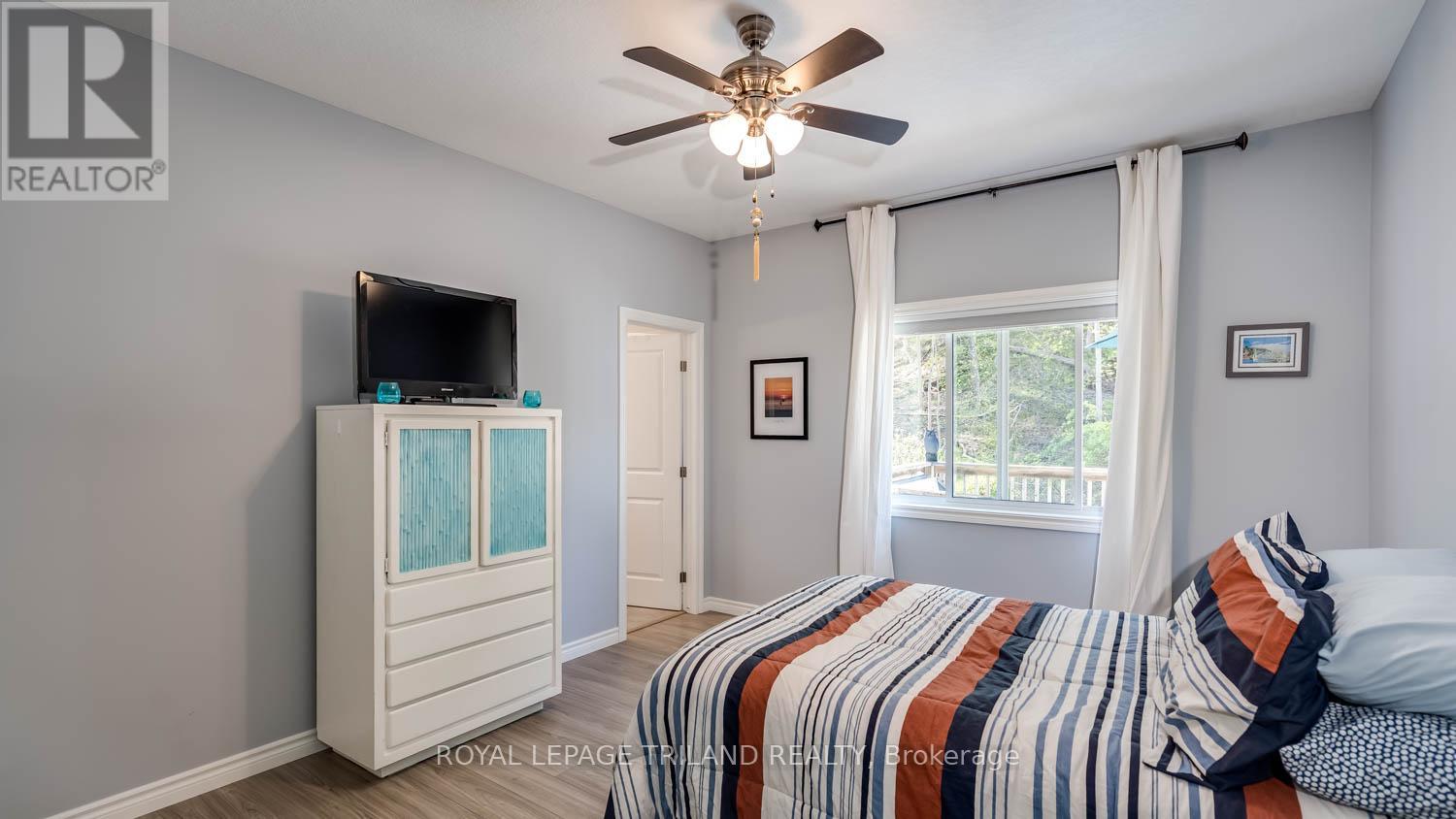 374 George Street, Central Elgin, Ontario N5L 1G4 - Photo 10 - X12557992