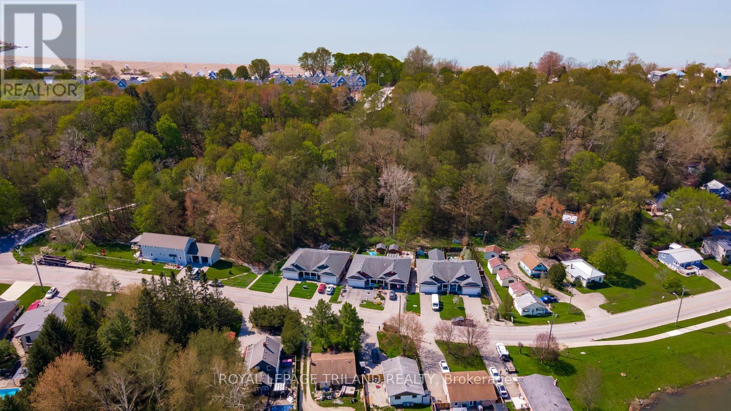 374 George Street, Central Elgin, Ontario N5L 1G4 - Photo 2 - X12557992