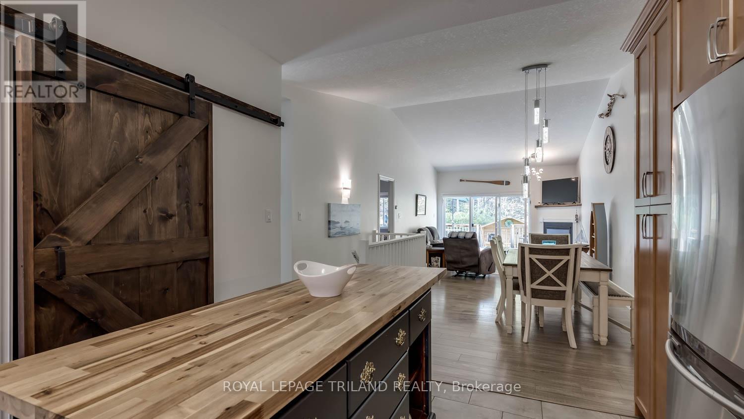 374 George Street, Central Elgin, Ontario N5L 1G4 - Photo 6 - X12557992