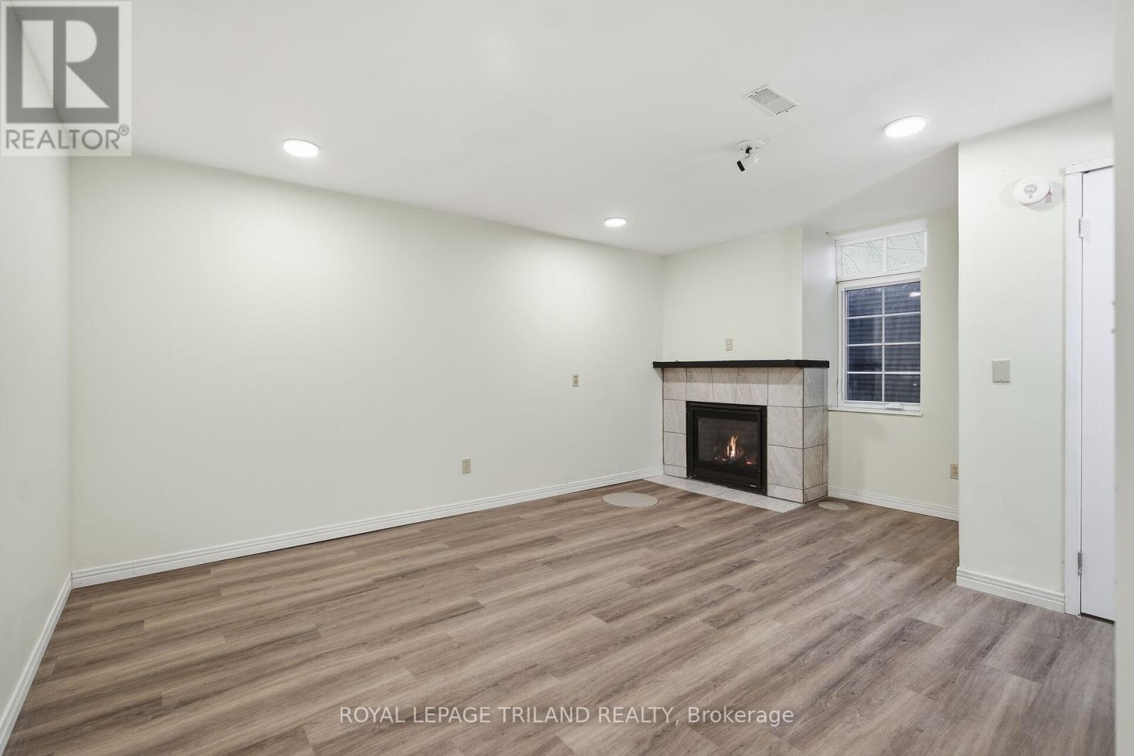 2 - 233 Centennial Avenue, St. Thomas, Ontario  N5R 5B4 - Photo 2 - X12558030