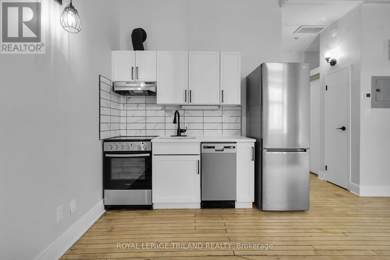 105 - 330 Clarence Street, London East, Ontario  N6A 6H6 - Photo 4 - X12558042