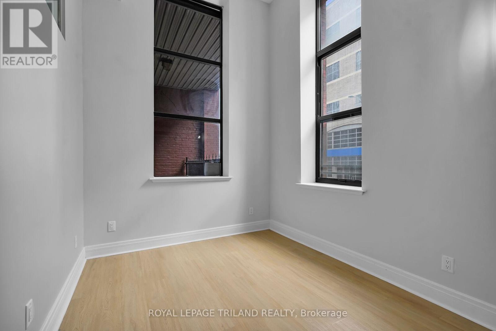 105 - 330 Clarence Street, London East, Ontario  N6A 6H6 - Photo 5 - X12558042