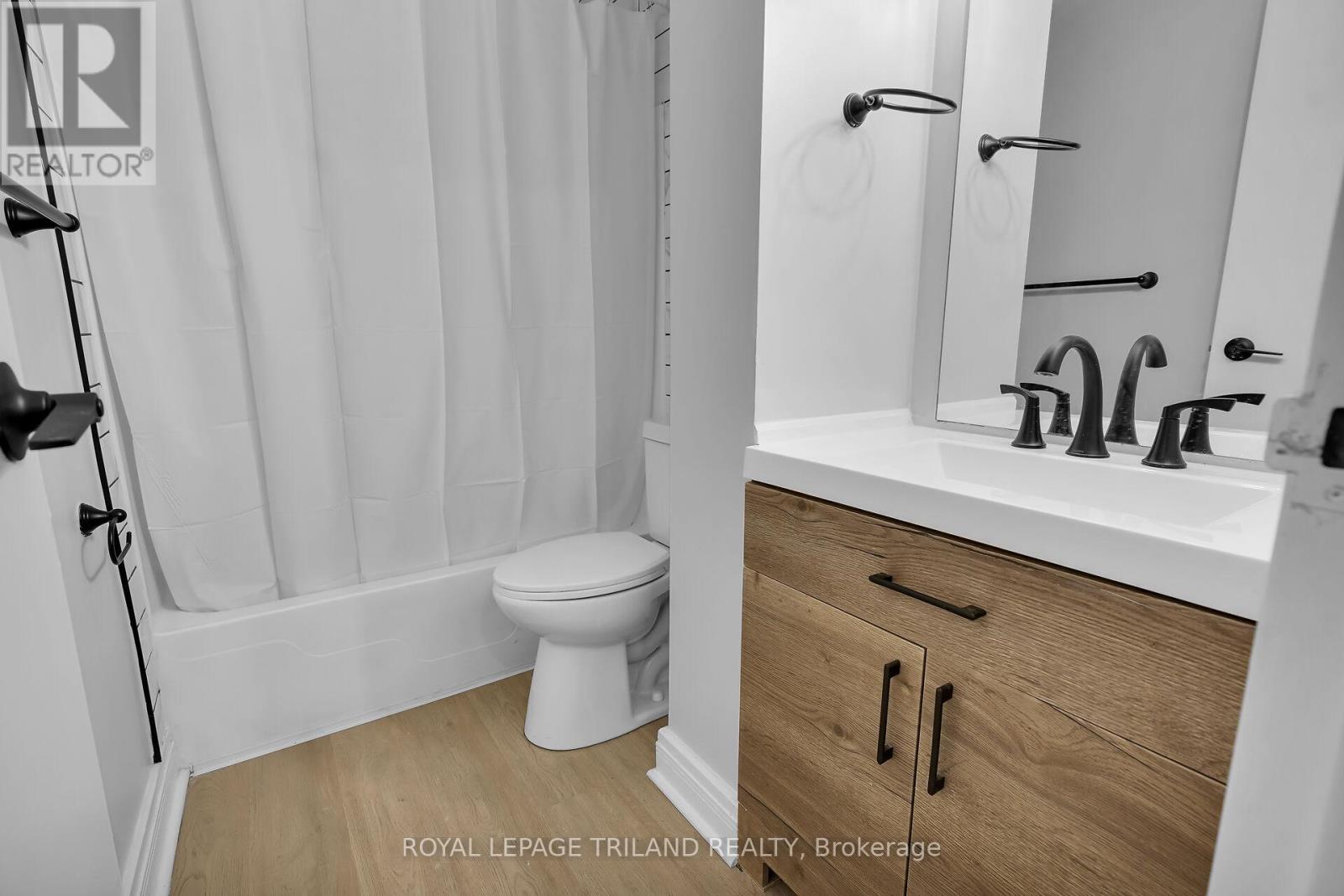 105 - 330 Clarence Street, London East, Ontario  N6A 6H6 - Photo 9 - X12558042