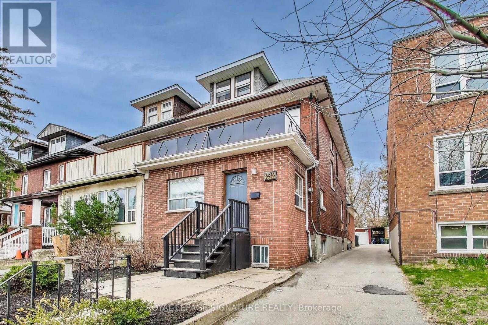 232 PACIFIC AVENUE, Toronto, Ontario