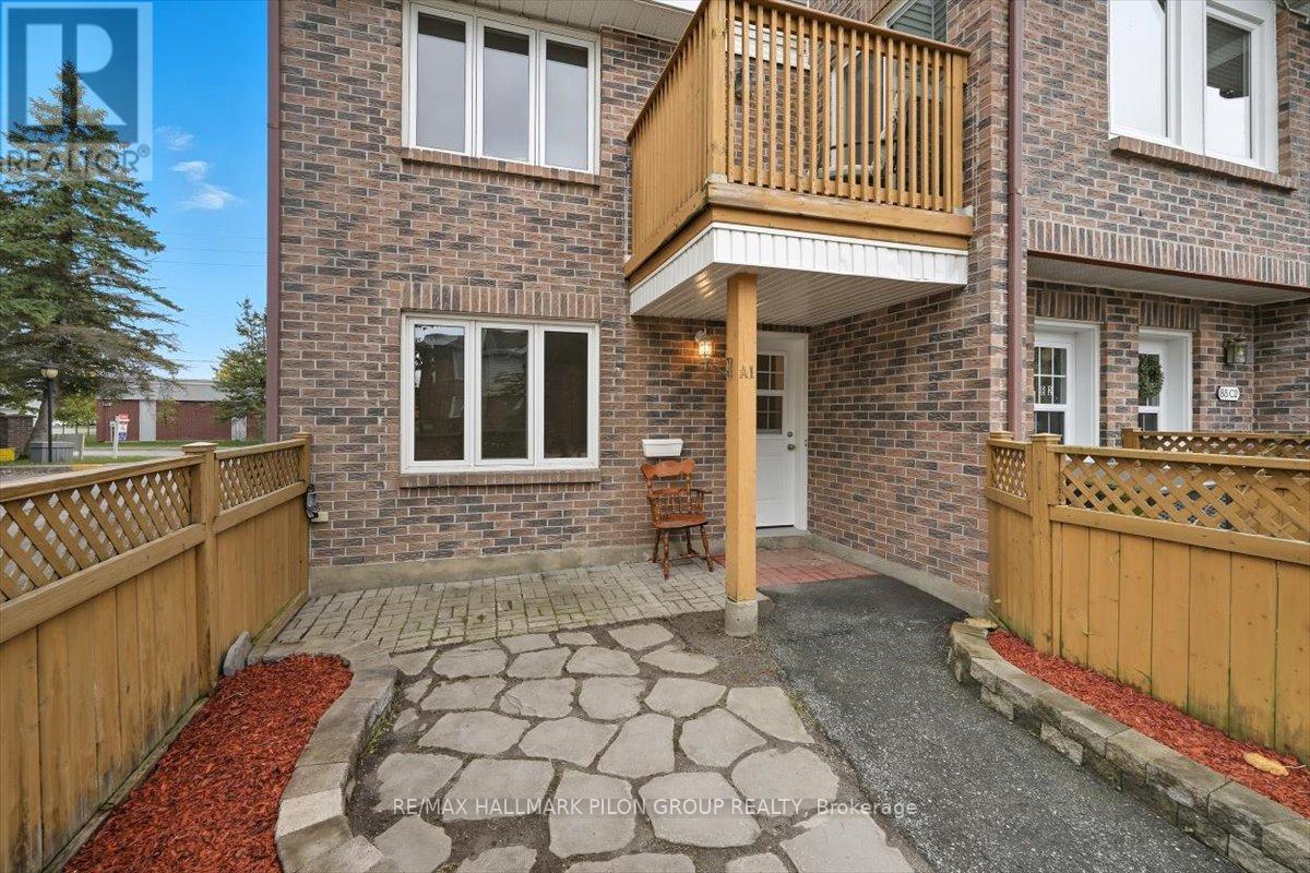 A - 85 Findlay Avenue, Carleton Place, Ontario  K7C 4G7 - Photo 2 - X12557896