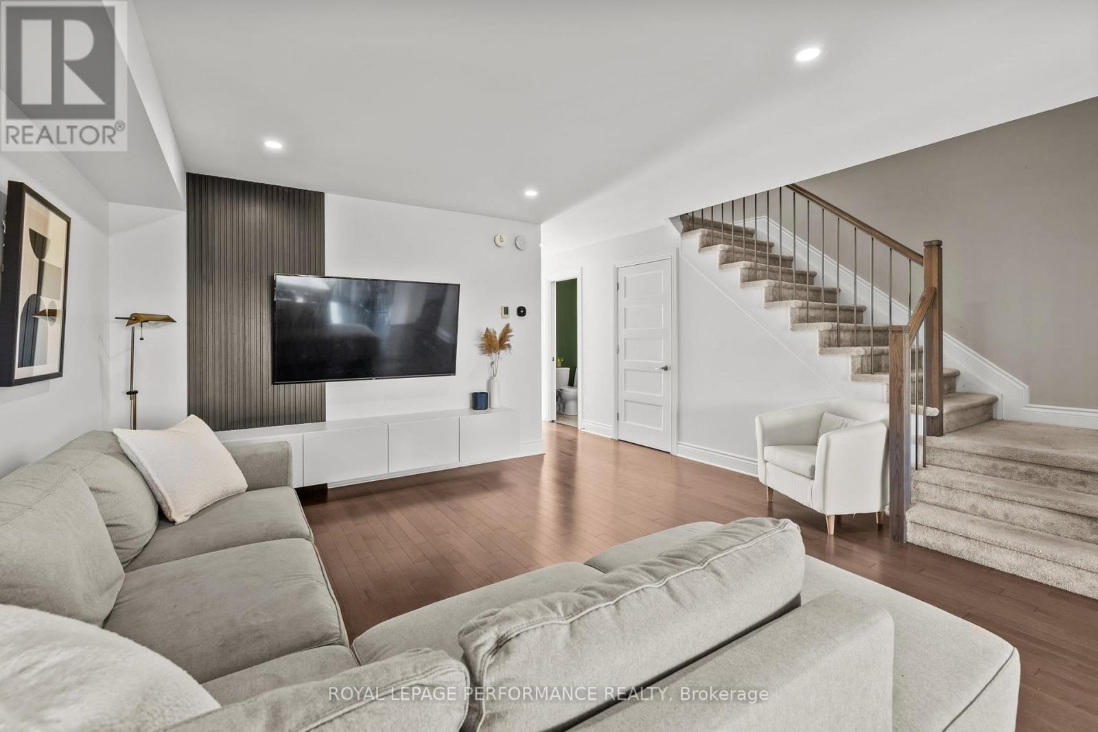 279 Belfort Street, Russell, Ontario  K0A 1W0 - Photo 7 - X12557942