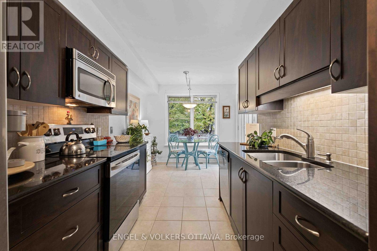 21 Kimberwick Crescent, Ottawa, Ontario  K1V 1K6 - Photo 8 - X12557970