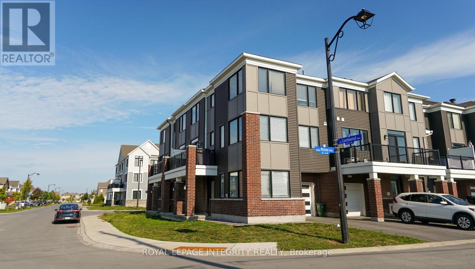 184 Pictou Crescent, Ottawa, Ontario  K2V 0R2 - Photo 2 - X12558124