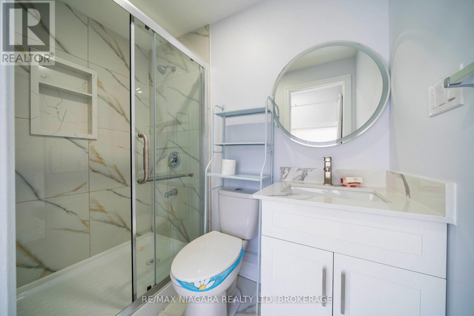 402 The Queensway South, Georgina, Ontario  L4P 2C5 - Photo 11 - N12557984