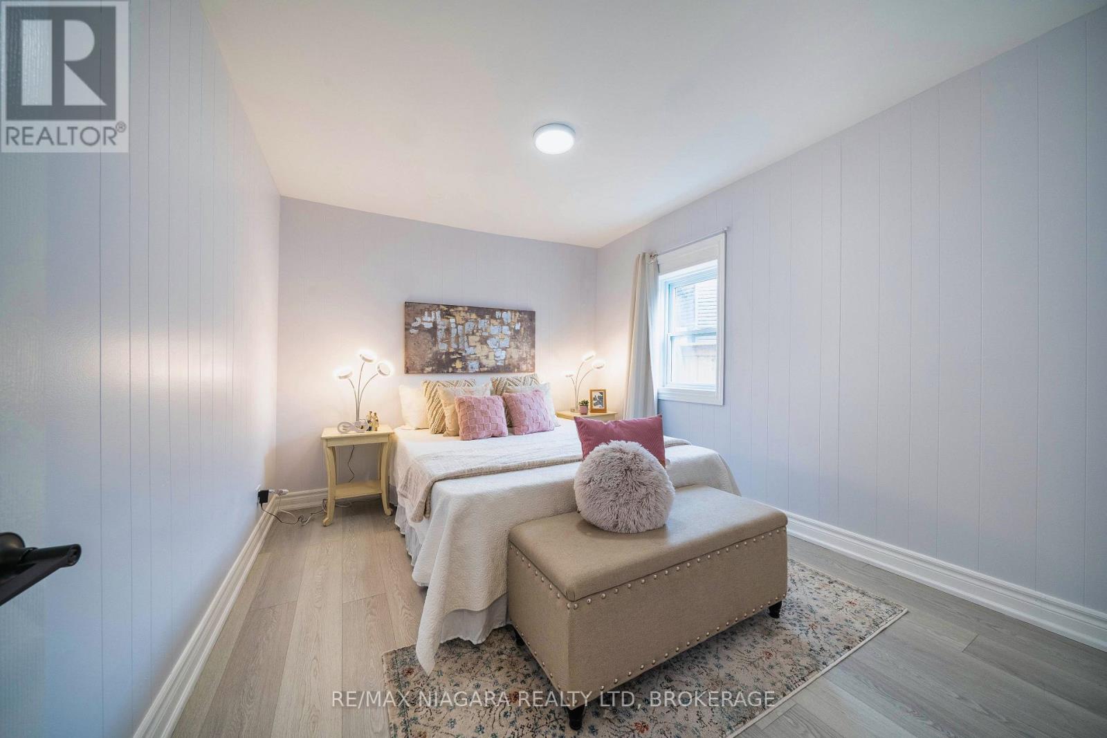 402 The Queensway South, Georgina, Ontario  L4P 2C5 - Photo 19 - N12557984