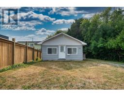 402 THE QUEENSWAY SOUTH, Georgina, Ontario