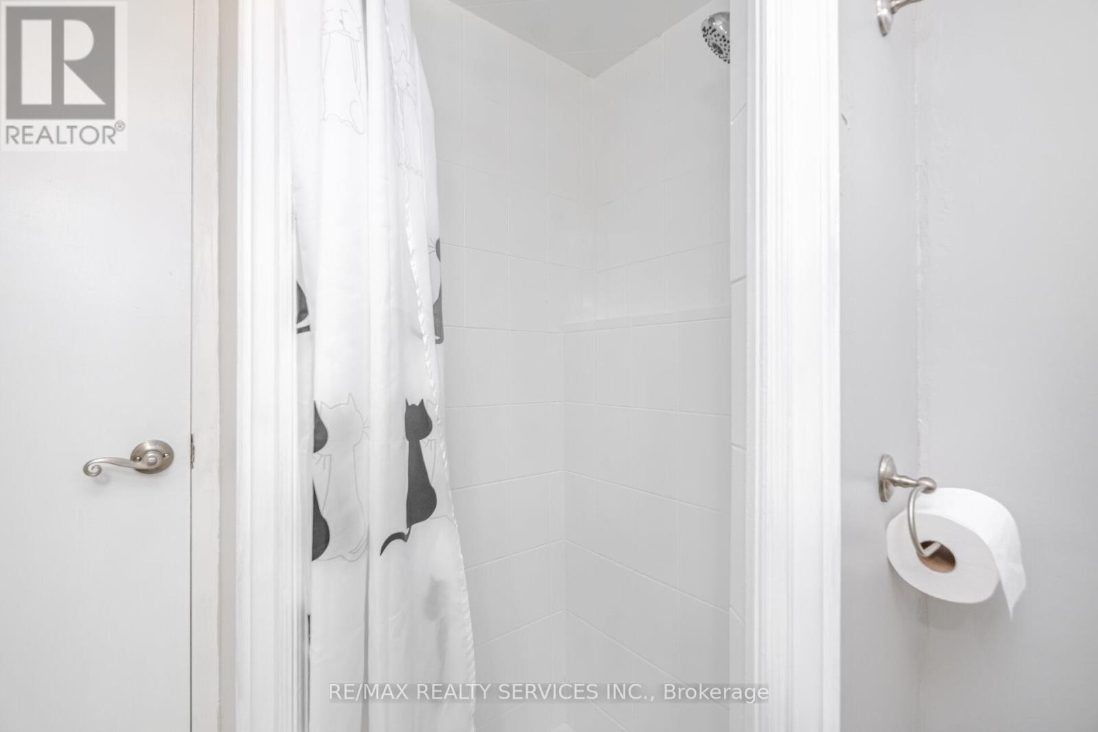 8 Reigate Avenue, Brampton, Ontario L6V 2C9 - Photo 25 - W12557814