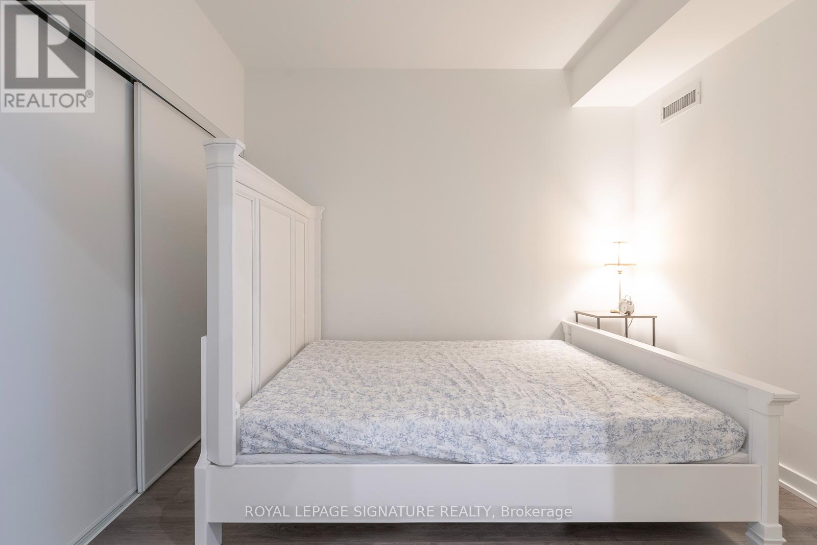 303 - 28 Ann Street, Mississauga, Ontario  L5G 0E1 - Photo 13 - W12557834