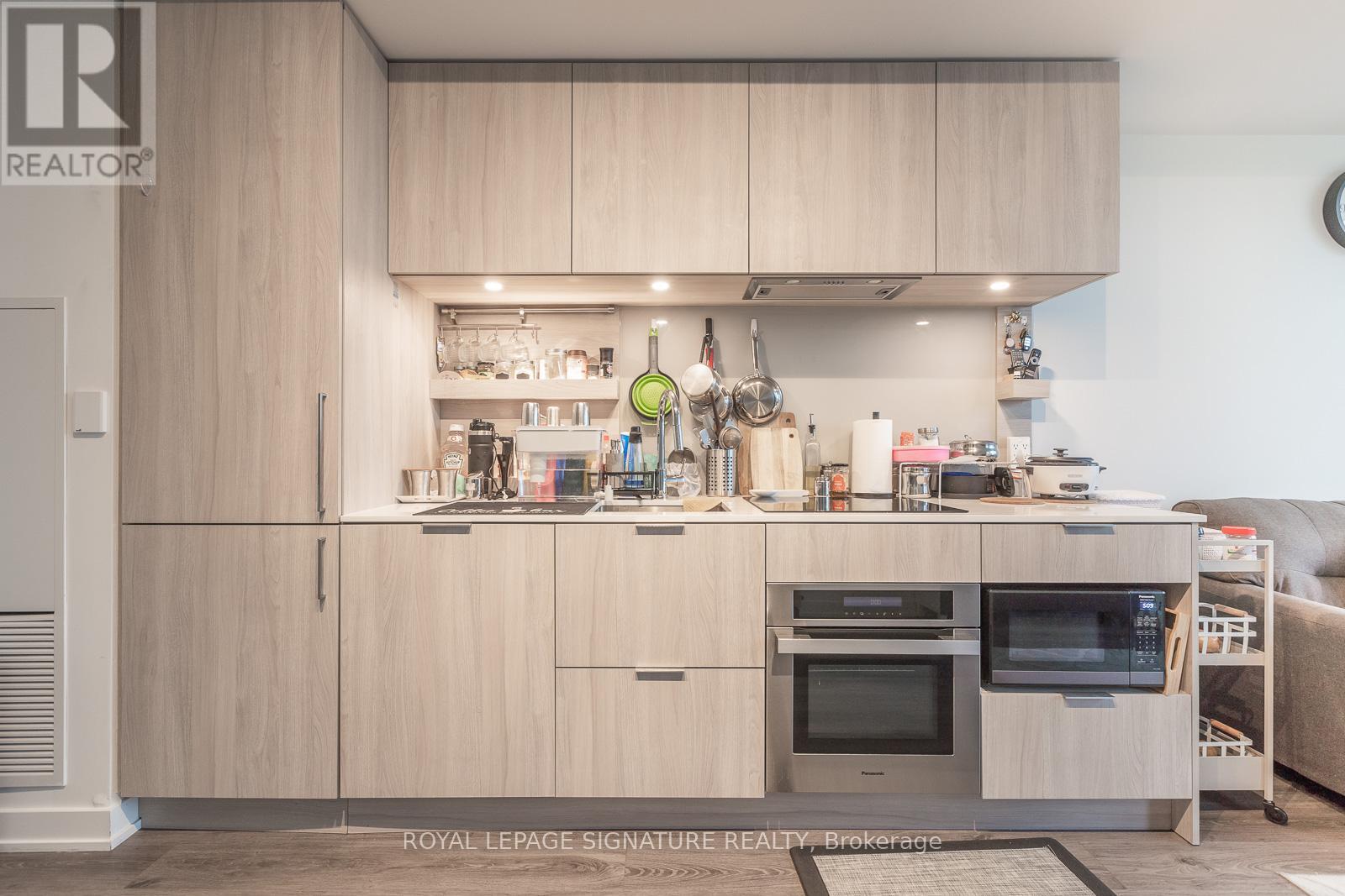 303 - 28 Ann Street, Mississauga, Ontario  L5G 0E1 - Photo 4 - W12557834