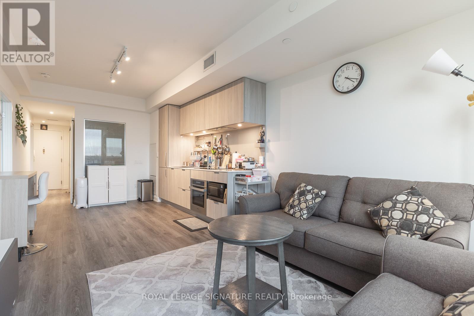 303 - 28 Ann Street, Mississauga, Ontario  L5G 0E1 - Photo 9 - W12557834