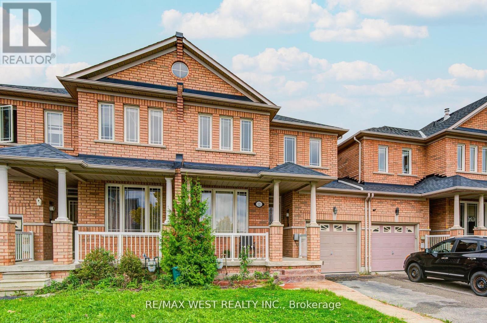 12 Eaglefield Gate, Brampton, Ontario  L7A 3S2 - Photo 3 - W12557844