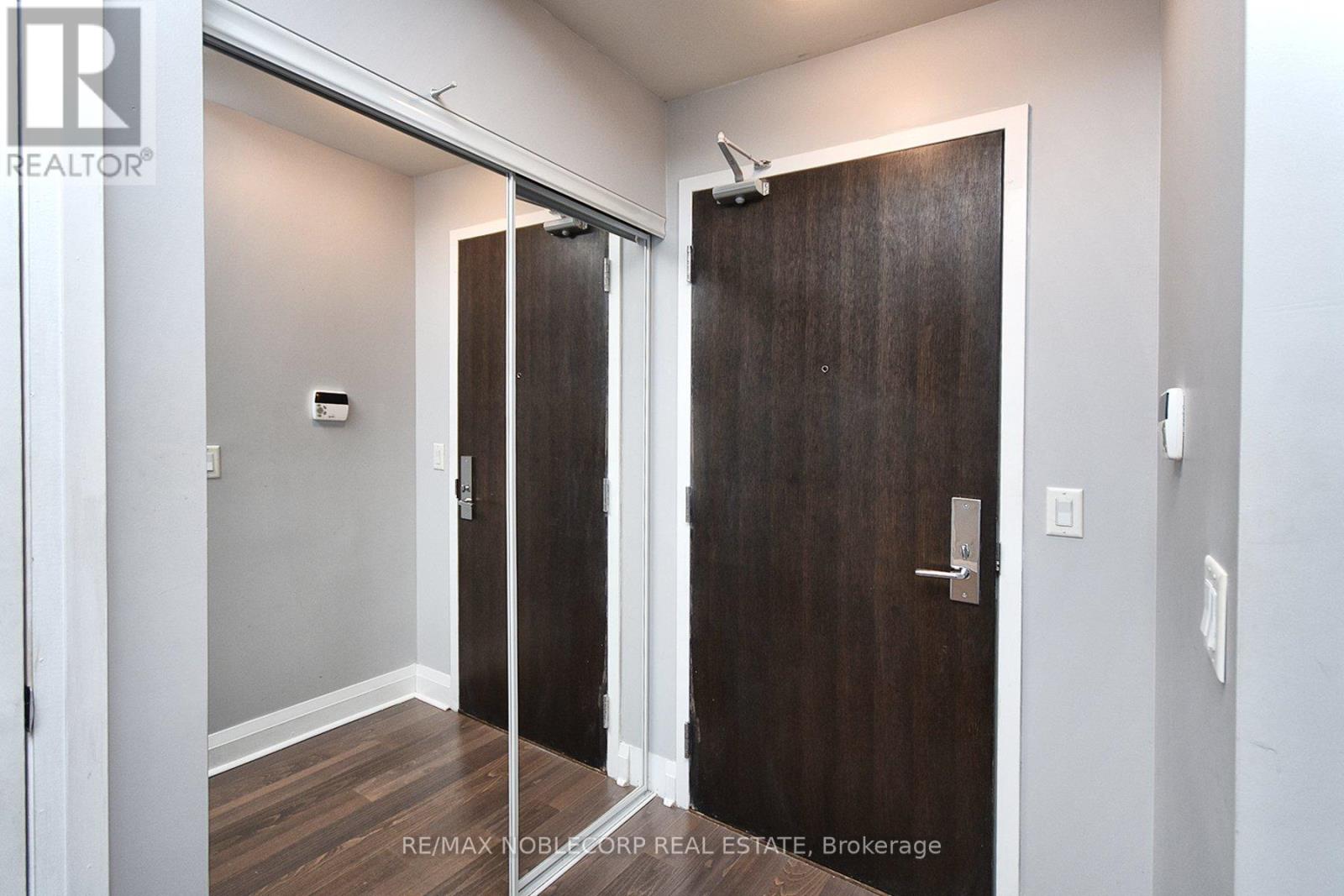 802 - 1185 The Queensway Way, Toronto, Ontario  M8Z 0C6 - Photo 5 - W12557848