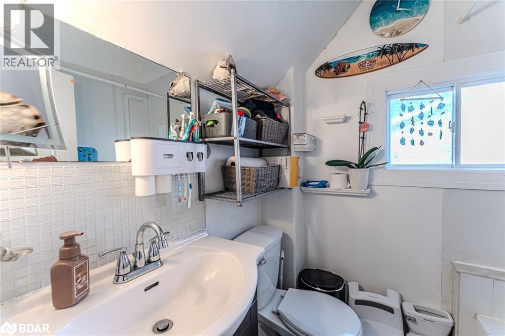 81 Innisfil Street, Barrie, Ontario  L4N 3E3 - Photo 7 - 40789265