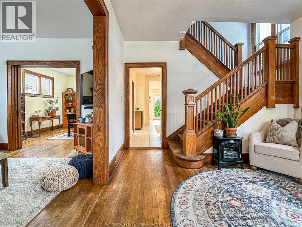 131 Elm, Windsor, Ontario  N9A 5G9 - Photo 3 - 25029123