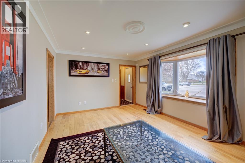 37 Frank Street, Brantford, Ontario  N3T 5E1 - Photo 4 - 40787380