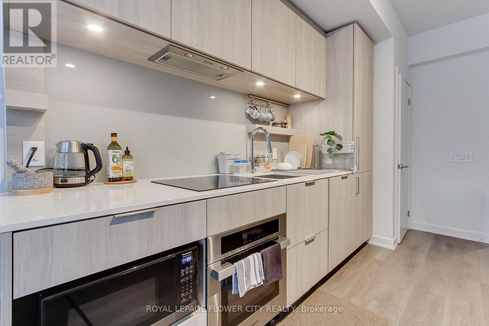 411 - 28 Ann Street, Mississauga, Ontario L5G 0E1 - Photo 8 - W12551544