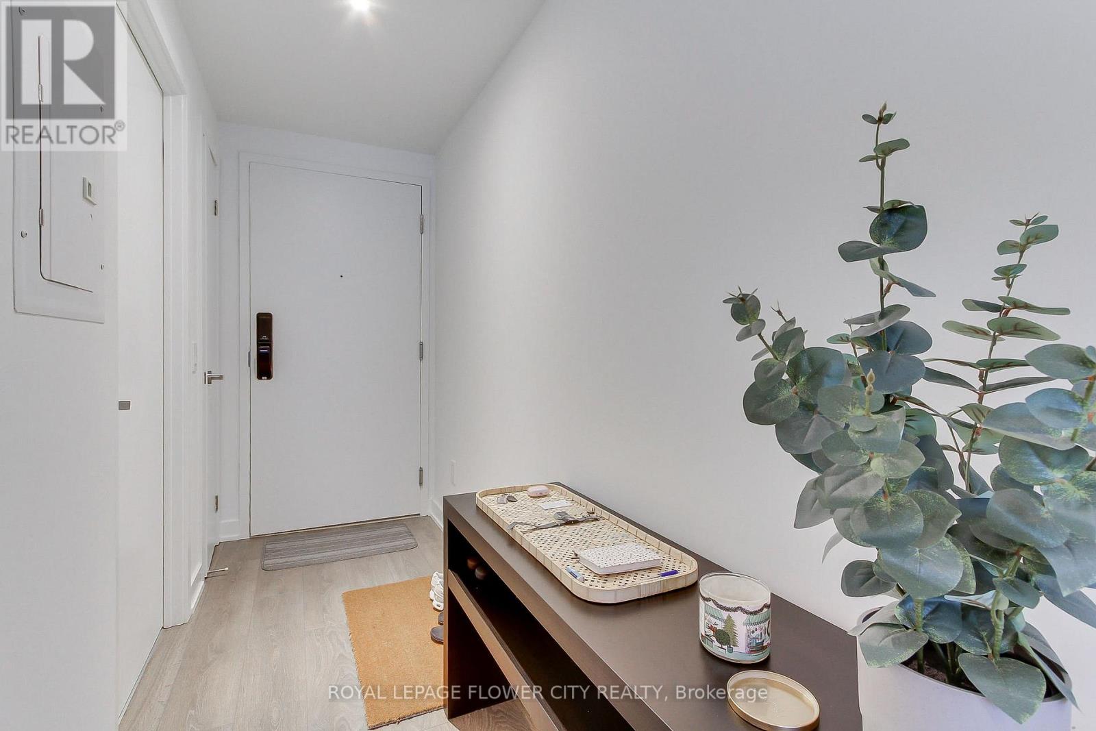 411 - 28 Ann Street, Mississauga, Ontario L5G 0E1 - Photo 7 - W12551544