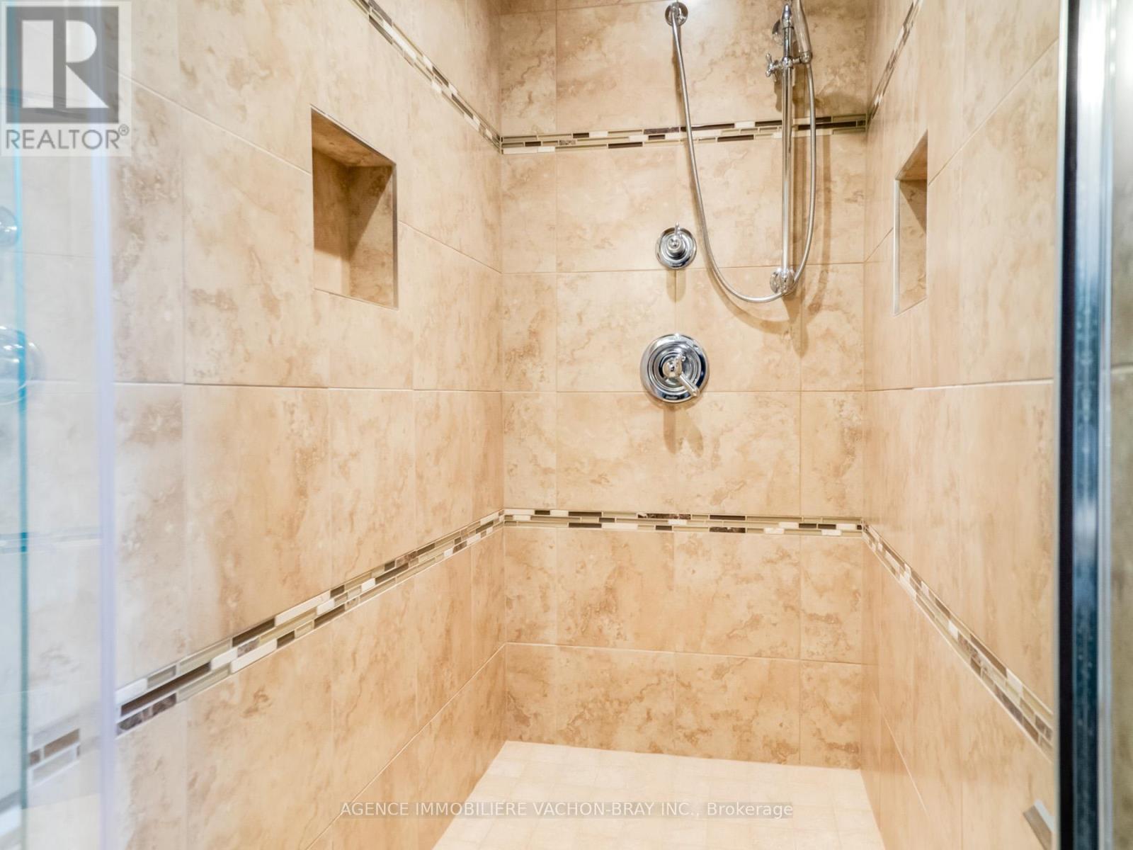 18668 Concession 2 Road, North Glengarry, Ontario  K0C 1B0 - Photo 21 - X12371696